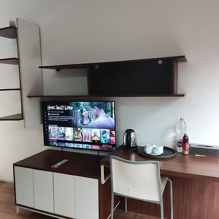 Flat06 Cipete Hotel Jakarta Buitenkant foto