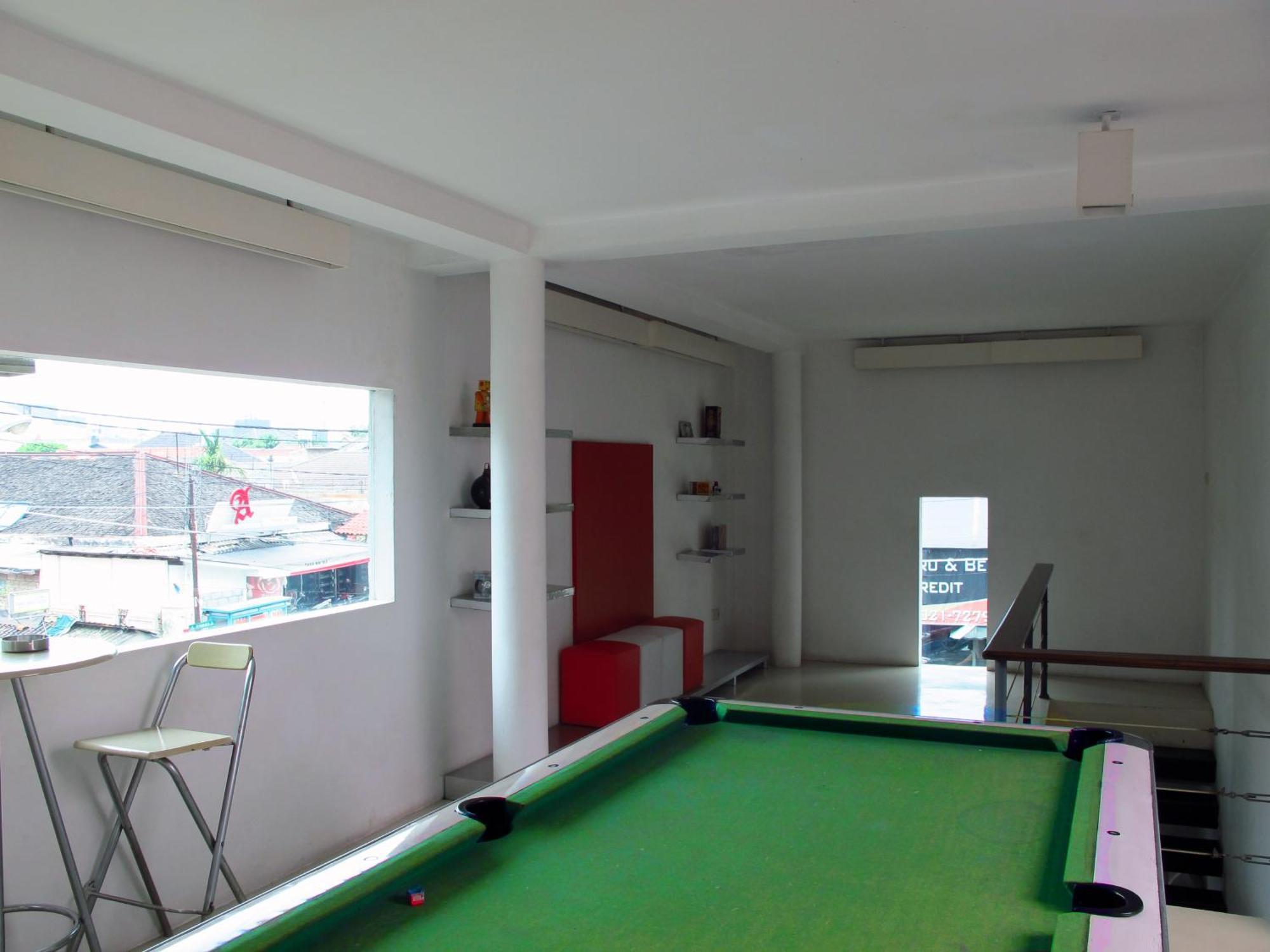 Flat06 Cipete Hotel Jakarta Buitenkant foto